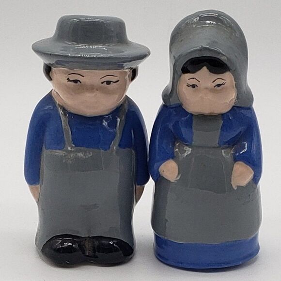 Signed Vintage 1984 Amish Blue Grey Man & Woman Ceramic Salt & Pepper Shaker Set - Picture 11 of 11